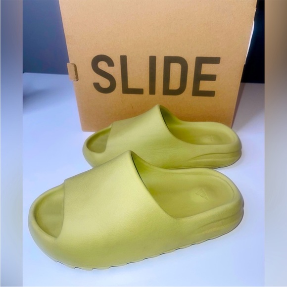 Yeezy Shoes - Yeezy Slides Resin - 6 US - 100% Authentic - Excellent Condition - Unisex